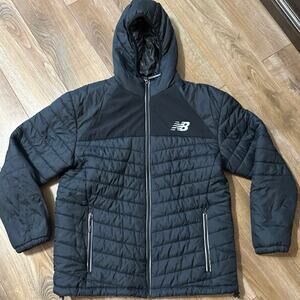New Balance sport Essentials Puffer hooded Jacket Mens Medium. Only wore once
